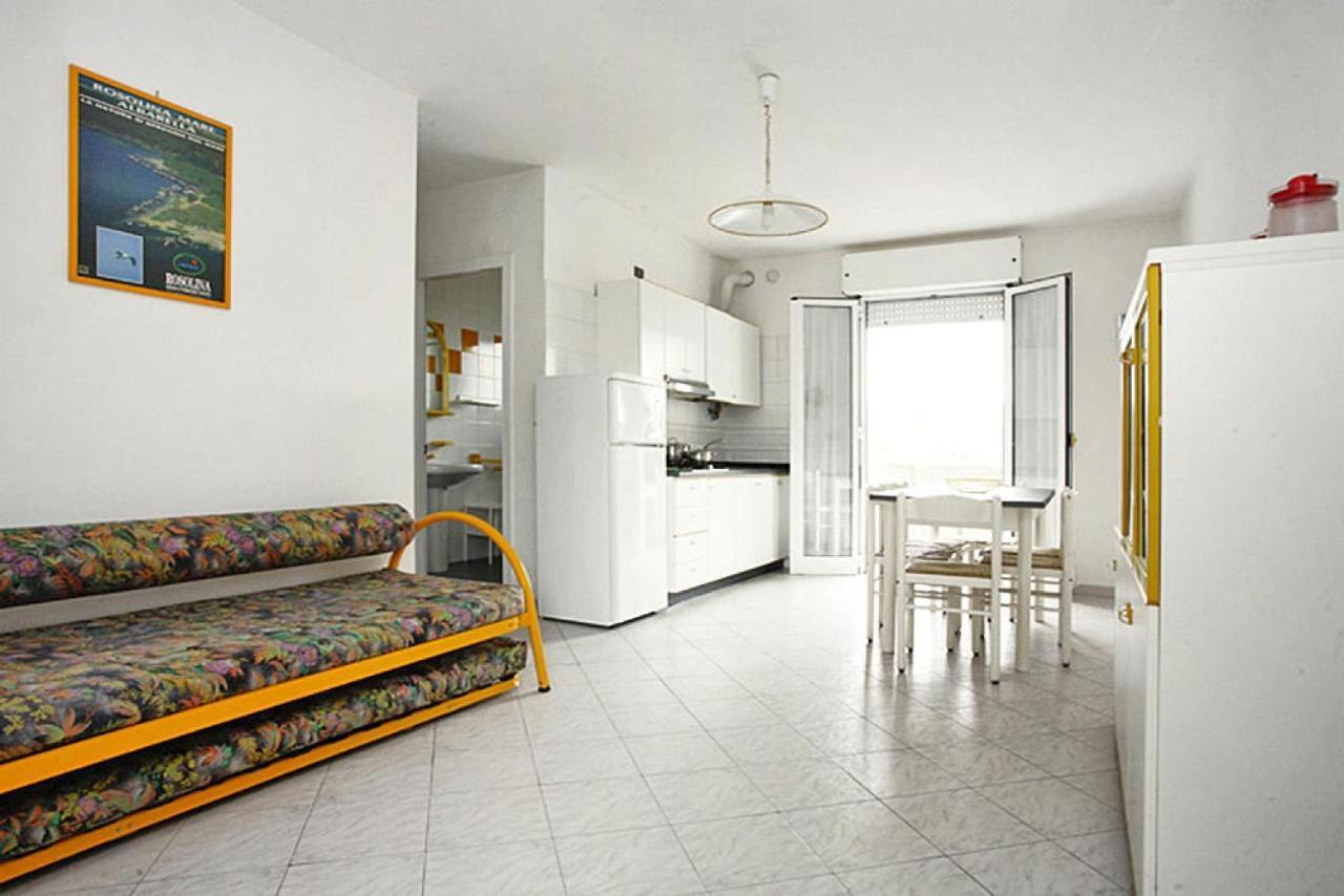 Apartment In Rosolina Mare With A Shared Pool المظهر الخارجي الصورة